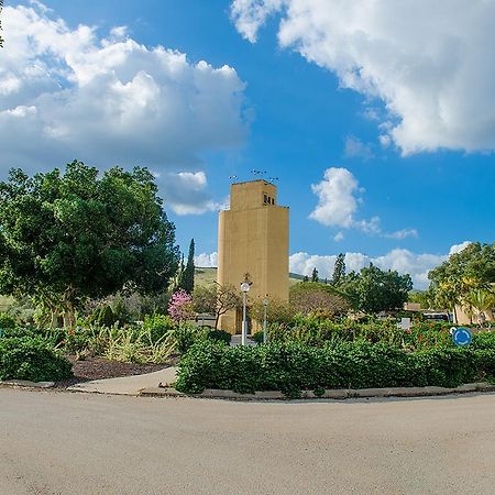 Kibbutz Gesher Hospitality Villa Exterior photo